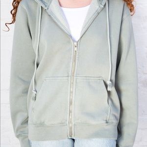 Brandy Melville, regular fit, sage green